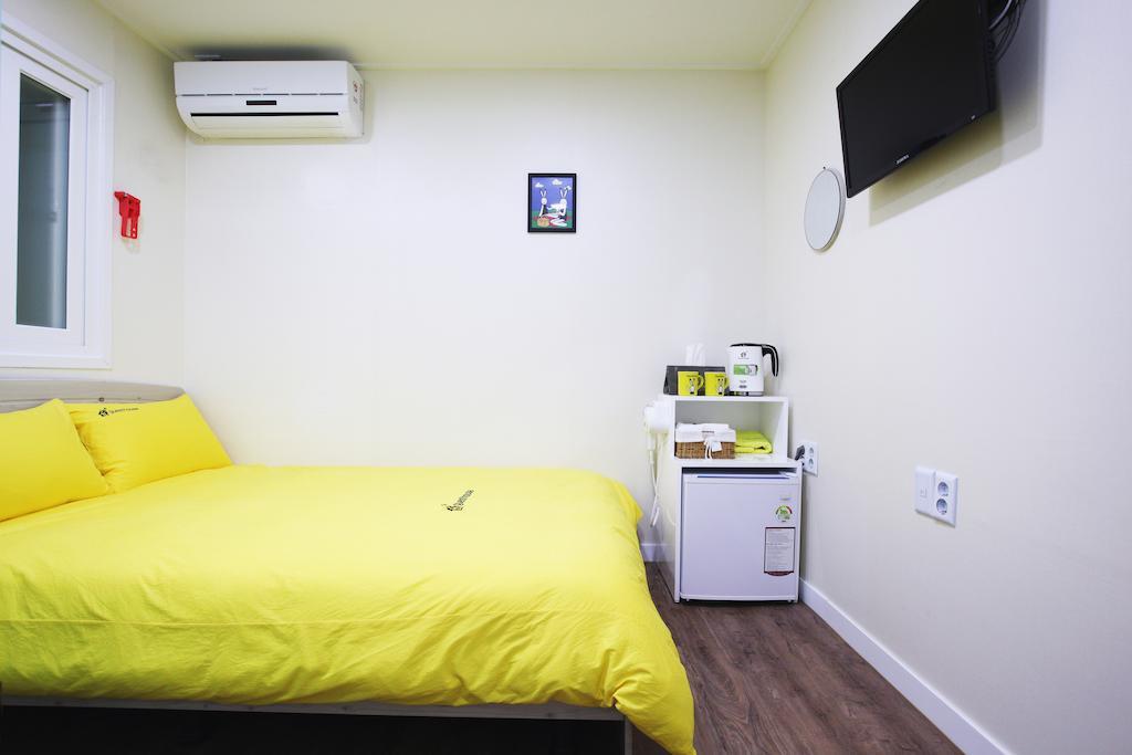 24 Guesthouse Myeongdong Avenue Seoul Rom bilde